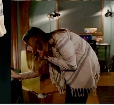 Cárdigan grande Levi’s Mojave Southwestern a rayas borla envolvente ASO Violet Harmon Foto 1 de 4