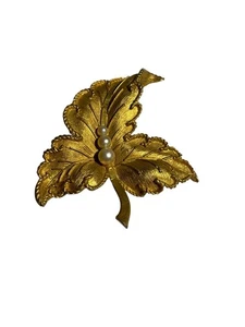 Gebürstet Gold Ton Blatt Brosche Anstecknadel Kunstperle verziert Herbst Herbst Ahorn Vintage - Bild 1 von 8