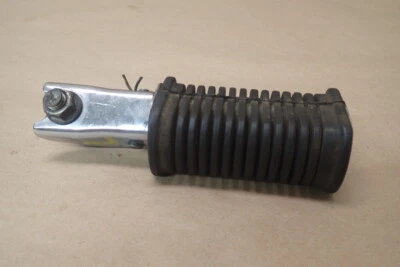 1981 SUZUKI GS550T REAR LEFT SIDE FOOT PEG Foto 1 de 4