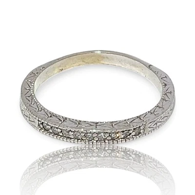 Alianza de boda de diamantes talla brillante de oro blanco de 14k de 1/10 ctw talla 11 (KS1019455) Foto 1 de 4