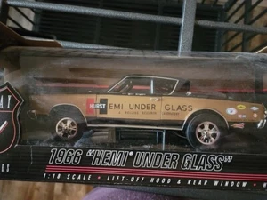 Highway 61 1/18 1966 "Hurst Hemi Under Glass Barracuda" Bob Riggle - Picture 1 of 2