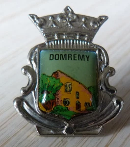PIN'S BLASON ECUSSON COURONNE ARMOIRIE VILLE VILLAGE DOMREMY - Photo 1/1