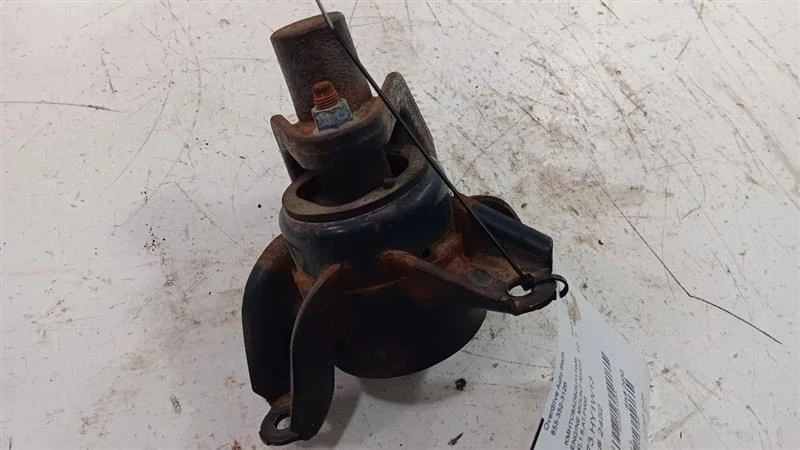 Hyundai Veloster Engine Motor Mount Right Passenger  2012 2013 2014 2015  - Image 1 of 4