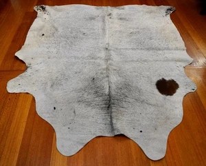 From Tasmania With Love - A Premium Cowhide Rug with the Big Apple Marking !! - Picture 1 of 9