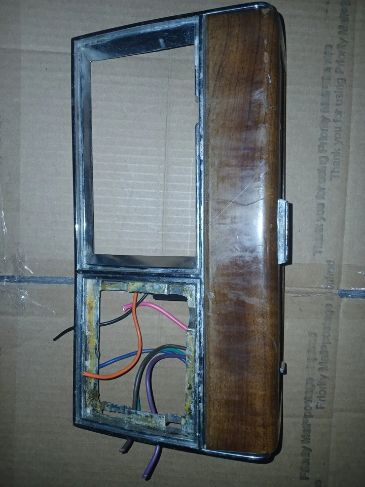 1980-1989 CADILLAC DEVILLE FLEETWOOD BROUGHAM Cinzeiro Interruptor de Janela Traseira Esquerda - Imagem 1 de 4