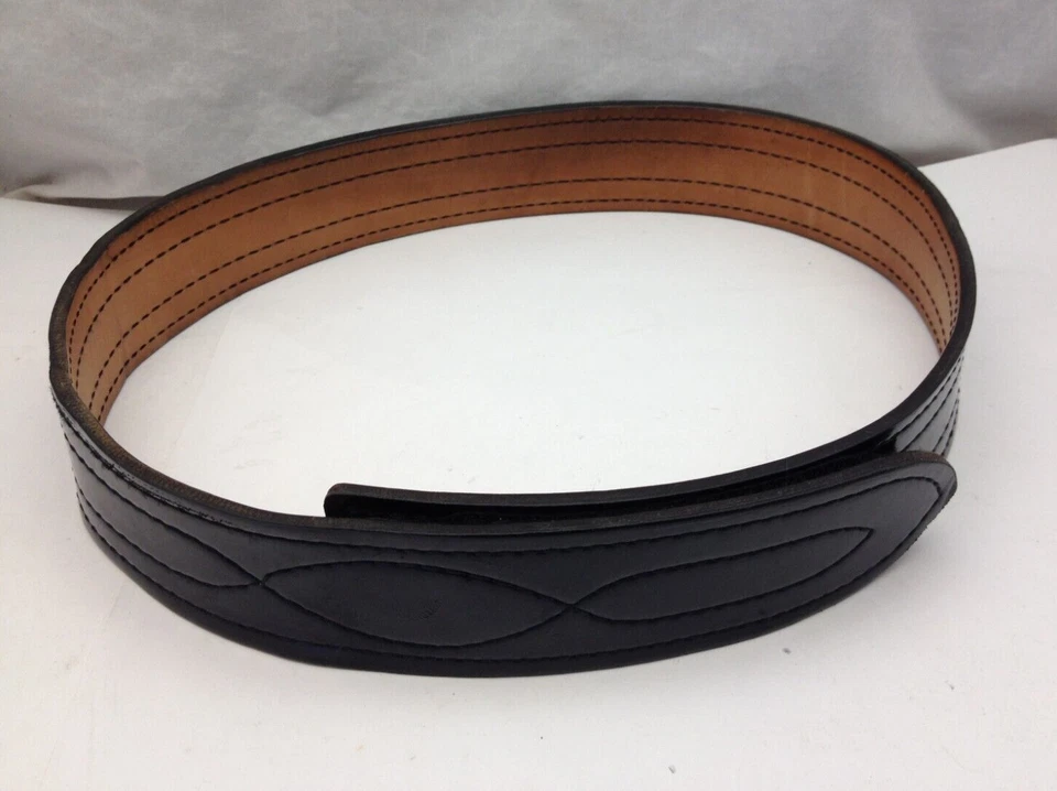 Cinturón Safariland 94P Police Duty Sin Hebilla 2.25", Negro Alto Brillo - Talla 32 Foto 1 de 4