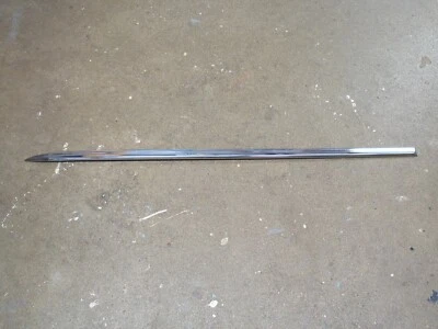 Chevrolet Biscayne Delray 1958 guardabarros delantero moldura lanza n.o.s. LH LADO DEL CONDUCTOR Foto 1 de 4