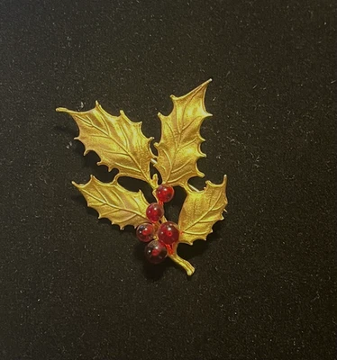"Broche Michael Michaud Holiday Holly Berries tono dorado 2""" Foto 1 de 4
