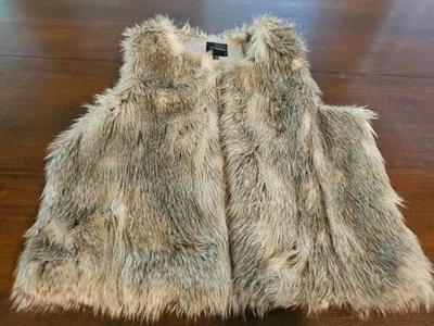 Chaleco de piel sintética The Limited gris para mujer talla M/L frente abierto forrado de poliéster Foto 1 de 4