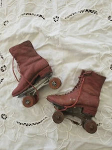 Vintage Rustic Miniature Pair of Roller Skates Decor Aprox. 5"×4" - Picture 1 of 12