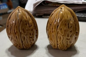 Vintage Walnuss Salz und Pfefferstreuer, Japan gemarkt - Bild 1 von 4