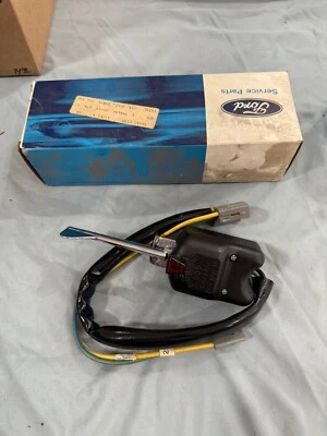 Conjunto de interruptor de peligro de señal de giro NOS 1980-1989 Ford B600/800 F600 F700 F800 Foto 1 de 3