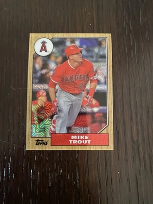 2017 Topps 35th anniversary Is Silver Pack, ￼87 refractor Mike Trout - Image 1 of 2