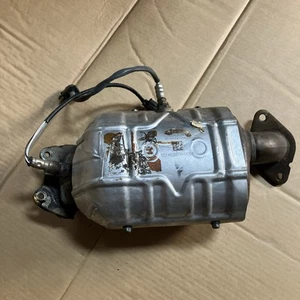 2017-2024 CHRYSLER PACIFICA EXHAUST AND CATALYTIC CONVERTER MANIFOLD 68184158AD - Picture 1 of 5