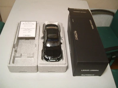 R61126 Miniature Car AutoArt 1 18 Lexus LS600hL - Image 1 of 4