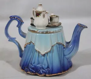 1996 ROYAL ALBERT OLD COUNTRY ROSES MINI AFTERNOON TEA BLUE RUFFLED SKIRT TEAPOT - Picture 1 of 4