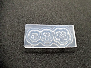 mini silicone mold sakura 2 for Uv resin 24mm 58mm - Picture 1 of 2