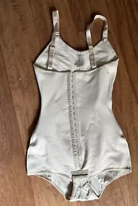 Shapewear für Damen Ann Cherry Vanessa beige durchgehendes Höschen 2 Haken Größe M EUC - Bild 1 von 8