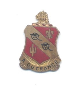 US Army 112th Field Artillery Regiment crest DUI badge, NHM, screwback, WW2? - Picture 1 of 2
