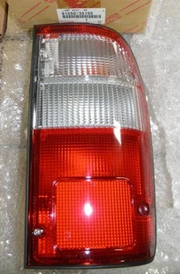 TOYOTA OEM HILUX LN165 RZN168 Genuine Rear Combination Lamp Assy RH 81550-35150 - Picture 1 of 1