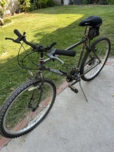 Vintage Mongoose Hilltopper Mountain Bike - Picture 1 of 4