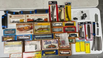 Gran Lote HO Material Rodante TYCO BACHMANN MANTUA Coche de Carga Locomotora Eje de Pista Foto 1 de 4