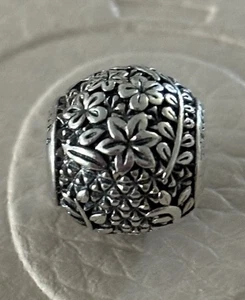 Pandora Disney Parks Epcot Flower & Garden 2016 Spaceship Earth Floral Charm - Picture 1 of 9
