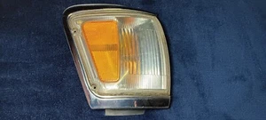 90-95 Toyota 4Runner Front Right Corner Fog Parking Marker Light Factory OEM - Bild 1 von 6