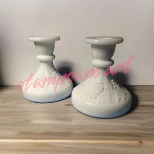 2 Vintage Kerzenständer aus Milchglas Weinrebe Design - Bild 1 von 8