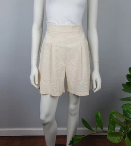 Cider Short Shorts Size S, 8 Cream Pleated Side Zip Textured Women Casual - Foto 1 di 8