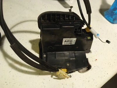 Actuador de bloqueo de puerta delantera para pasajeros Cadillac XTS 13-19 OEM 13590492 Foto 1 de 3