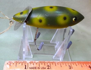 Heddon #1900 Baby Crab Wiggler, Frog Spot OP, 3 1/8", GE, L-Rig, um 1917-23 - Bild 1 von 7