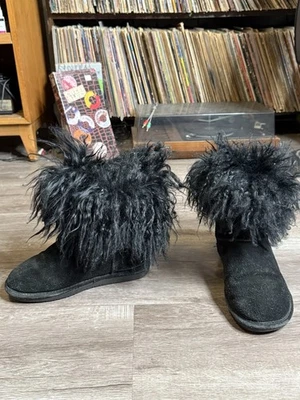 BOTAS NEGRAS DE CUERO GAMUZA MONGOL PIEL PELUDA PUÑO PIEL DE OVEJA 7 Emo Goth Foto 1 de 4