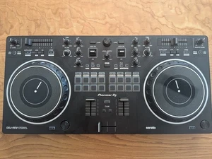 Pioneer DDJ-REV1 2-Deck DJ Controller - Bild 1 von 8