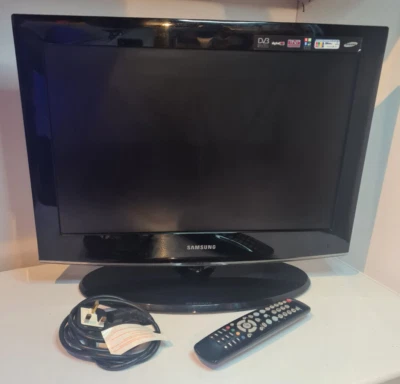 Samsung 22" LED TV With Remote Control & Built-in Freeview LE22A457C1D - Image 1 of 4