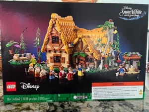LEGO Disney 43242 Casa de Blancanieves y los Siete Enanitos NUEVO/SELLADO - Imagen 1 de 2