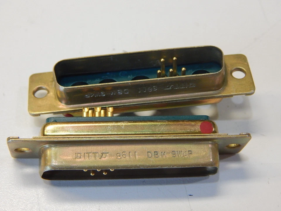 CONECTOR DSUB ITT CANNON DBM-9W4P 4 ALIMENTACIÓN 5 SEÑAL - OBTIENES 2 PIEZAS Foto 1 de 1