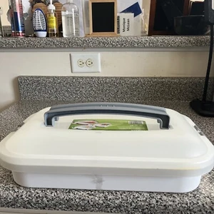 Crofton Rectangular Food Carrier Large 17.3 X11.3 New! - Picture 1 of 4