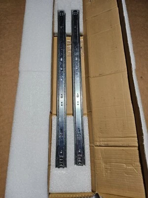 Cisco R2XX-G31032RAIL UCS C200, C210 Rack Server Rail Kit 800-35320-01 - Image 1 of 2