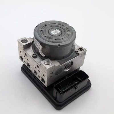 Комплект управления насосом антитормозной блокировки ABS для Volkswagen Golf 2015 2016 годов выпуска от оригинального производителя 5Q0614517J - Изображение 1 из 4