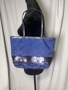 echt Coach F17574 blau Signatur Pailletten Beuteltasche Tasche Lackbesatz - Bild 1 von 10