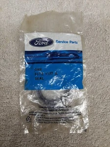 Rear wheel seals E3TZ-1177-A - Picture 1 of 2