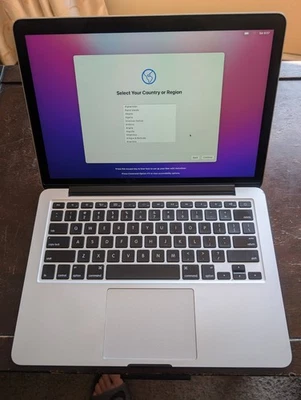 MacBook Pro 2015 - 13" Retina display, 8G RAM, 256G SSD - Image 1 of 4