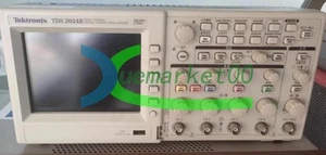 1PC  Used Tektronix TDS2024B Digital Oscilloscope 200MHz 2GS/s - Picture 1 of 1