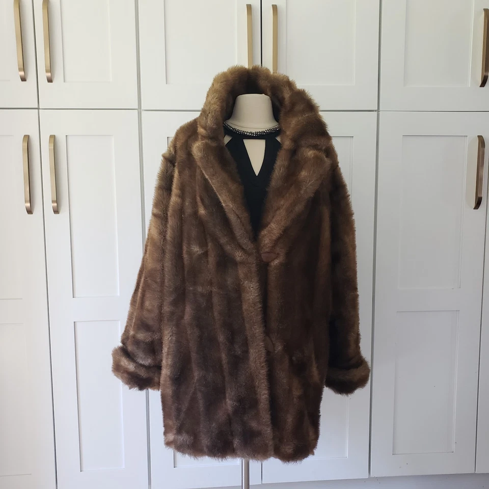 VTG Komitor Faux Fur Coat 2X Long Union Made in USA Mob Wife Carrie Bradshaw - Image 1 of 4