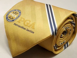 Corbata a rayas PGA GOLF vintage 100 % seda para hombre dorada azul marino blanca NUEVA - Imagen 1 de 5