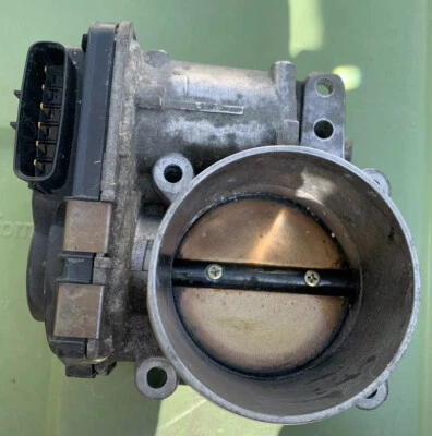 Carrocería del acelerador de gasolina Volvo S60 S80 V70 2.4 8677796 Foto 1 de 4