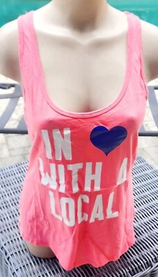 Camiseta sin mangas Victorias Secret encubrimiento M vintage nueva en ❤️ Love With A Local Pink- Foto 1 de 4