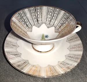 Bavaria Elfenbein Porzellan Sammeltasse Vintage Tasse und Untertasse Gold Muster - Bild 1 von 6