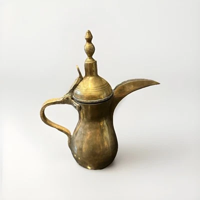 Tetera antigua Dallah vintage de latón hecha en la India mediados de siglo 8,5" Foto 1 de 4
